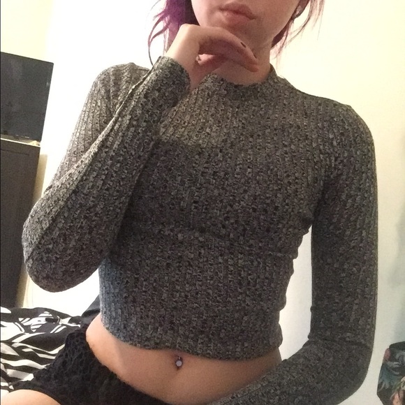 Sweater crop top