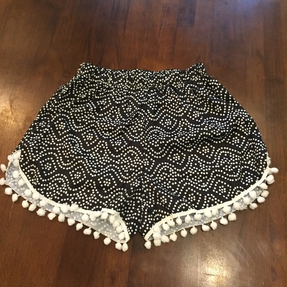 Pants - Pom Pom shorts