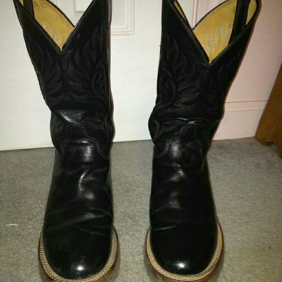 Black Justin cowboy boots