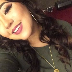 Meet your Posher, Alexis