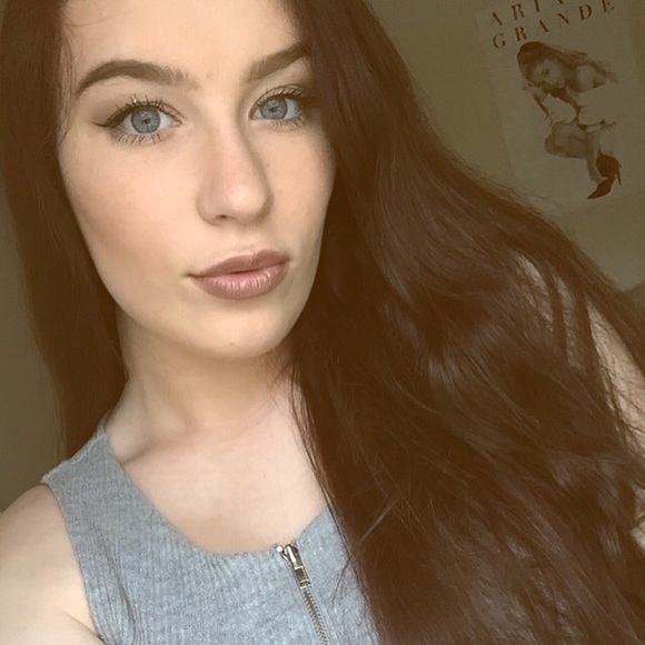 Meet your Posher, Chloe