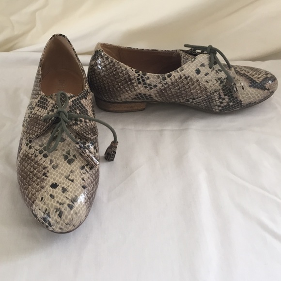 Faux Snake skin oxfords
