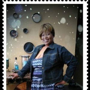 Meet your Posher, Angela