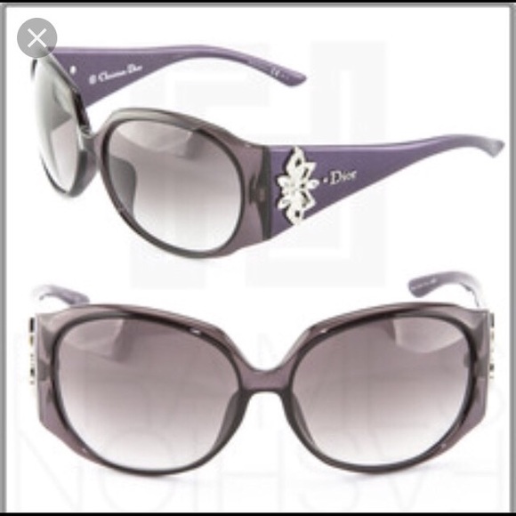 Christian Dior Frou Frou sunglasses ⬇️