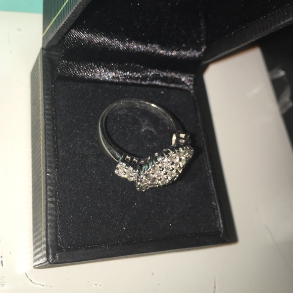CZ Round Ring✨ - Picture 3 of 3