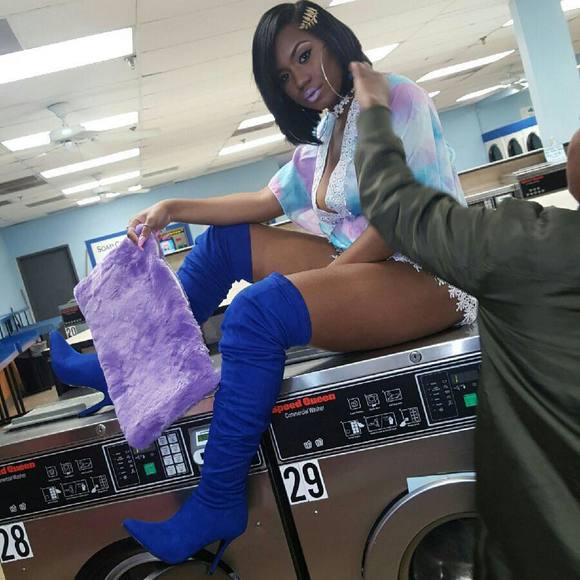 Meet your Posher, Raven - Picture 1 of 1