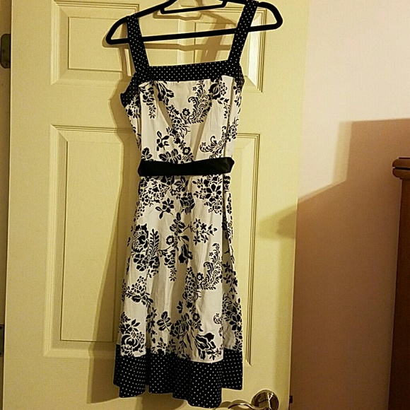 Black and white flower print dress