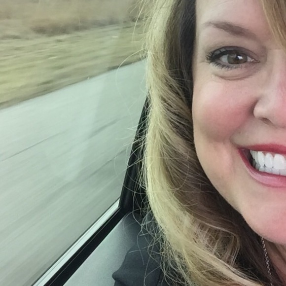 Meet your Posher, Karen - Picture 2 of 2