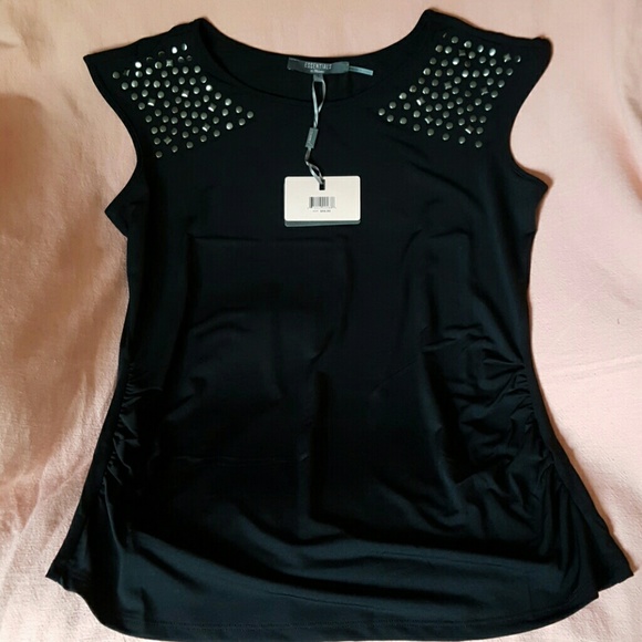 Short sleve silver studed blose