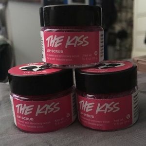 Lush The Kiss Lip scrub