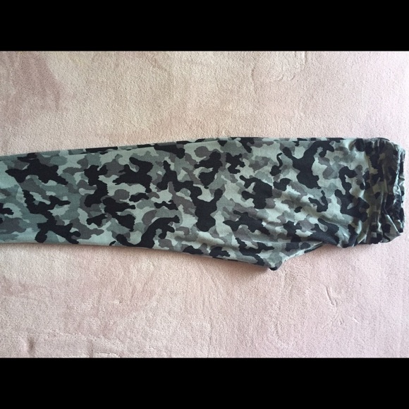 Lularoe tall and curvy leggings