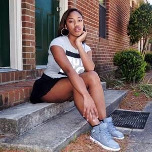 Meet your Posher, Erica