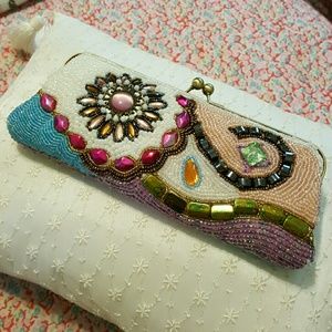 Beaded clutch purse