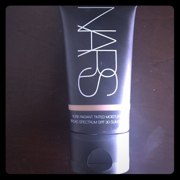 NARS Pure Radiant Tinted Moisturizer