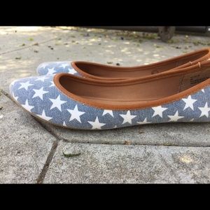 Blue and white star flats