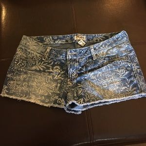 ⚡️SALE! Floral jean shorts.