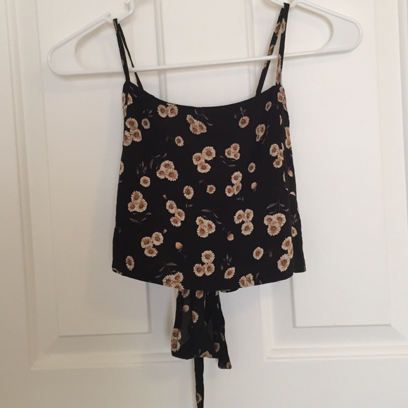 🌻Sunflower Brandy Melville Crop Top🌻