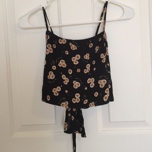 🌻Sunflower Brandy Melville Crop Top🌻