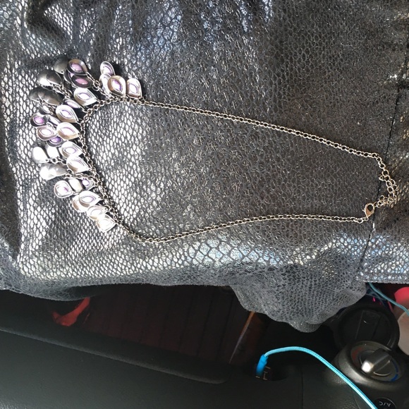 Gunmetal and purple fashion necklace - Picture 2 of 3