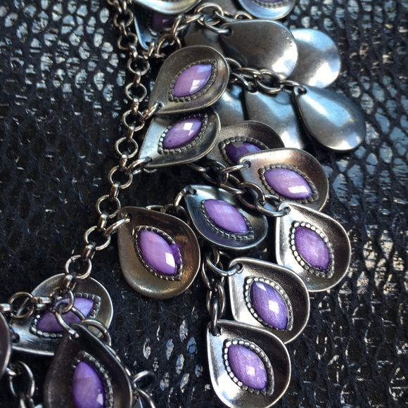Gunmetal and purple fashion necklace - Picture 3 of 3