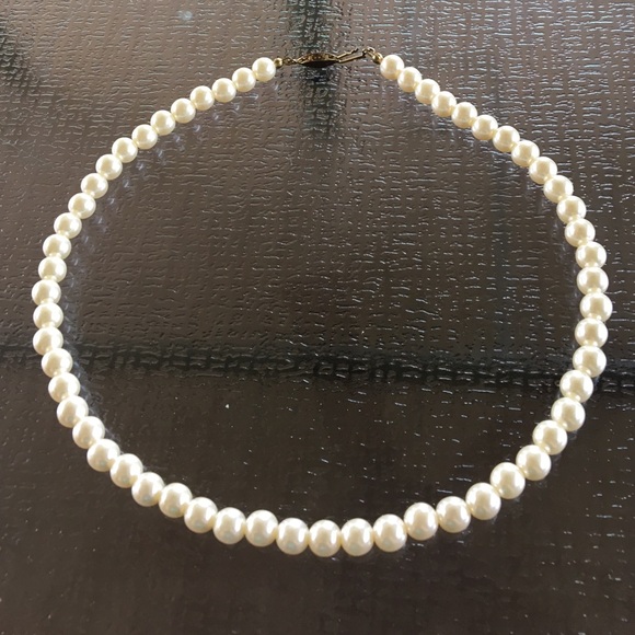 Faux Pearl Choker