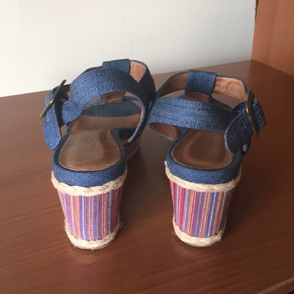 Suzzato Wedge Sandals - Picture 3 of 4