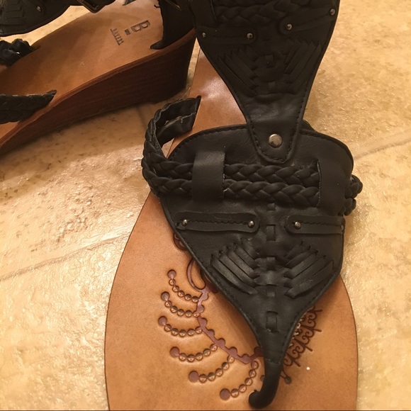 Sandals - Picture 2 of 4