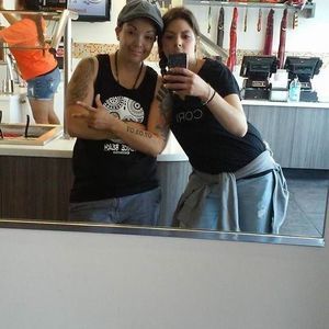 Meet your Posher, Desiree