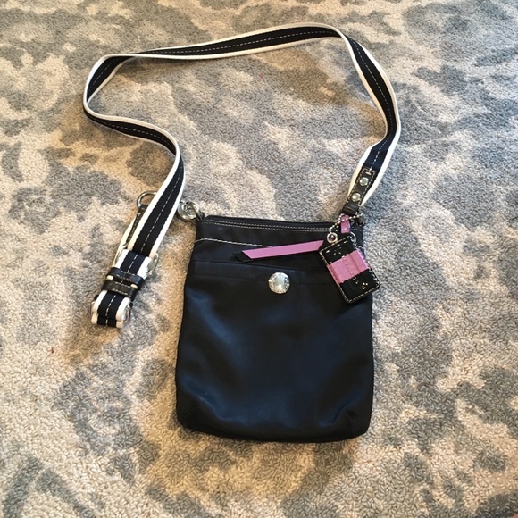 Small satchel coach purse!