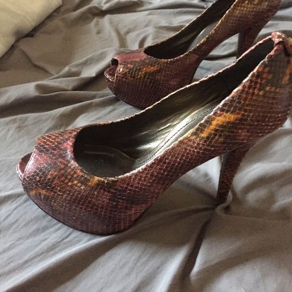 Snake skin Stuart Weitzman peep toes