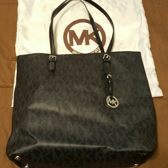 Michael Kors Signature Jet Set Tote Monogram