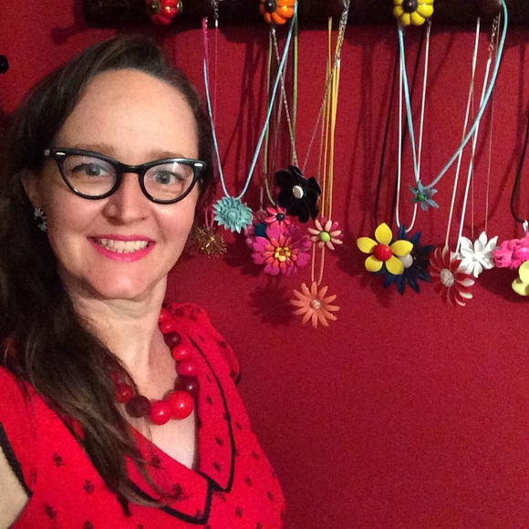 Meet your Posher, Melaina - Picture 2 of 2