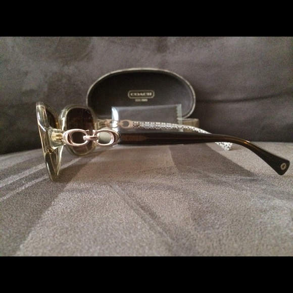 COACH - Picture 2 of 4