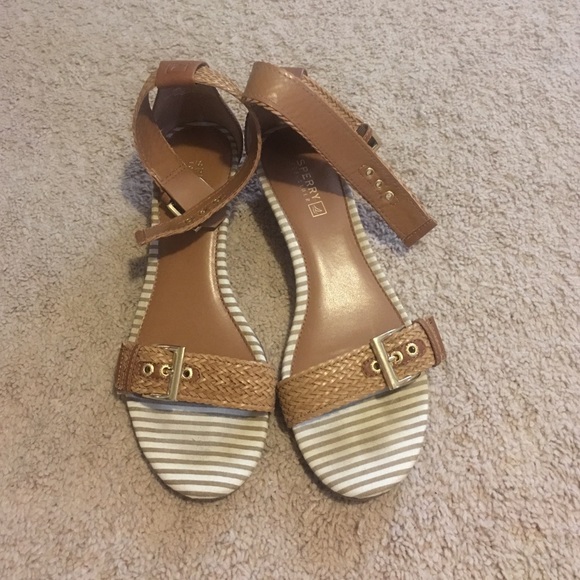 Sperry sandals