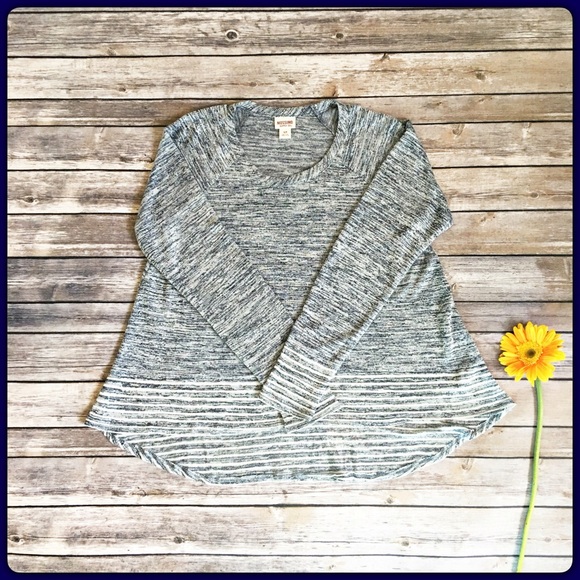 Mossimo Supply Co. Sweaters - Sold in bundle Hi-low hem thin sweater