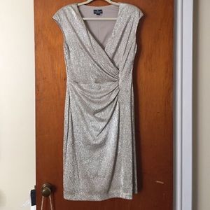 GORGEOUS GOLD SHIMMER DRESS 💫