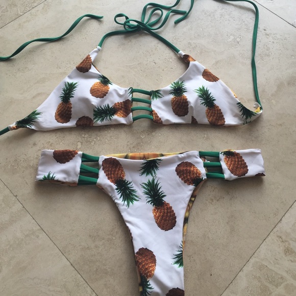 NWOT Reversible Pineapple Bikini Set