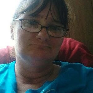 Meet your Posher, Lora