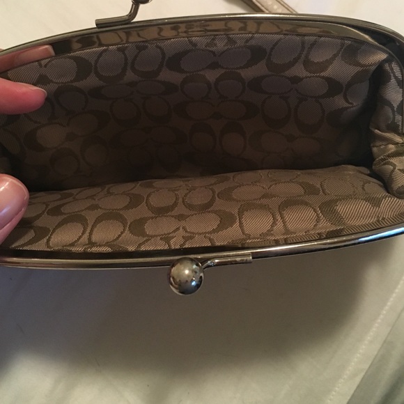 White leather Coach wristlet - Picture 3 of 3