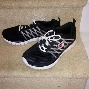 Sketchers Memory Foam Sneakers