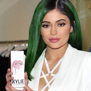 Meet your Posher, Selena