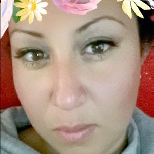 Meet your Posher, Raquel