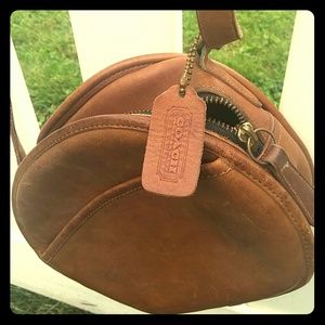Vintage COACH crossbody in camel