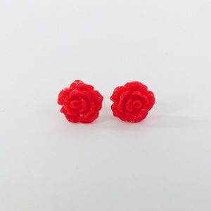 🆕❤️Adorable red rose earrings