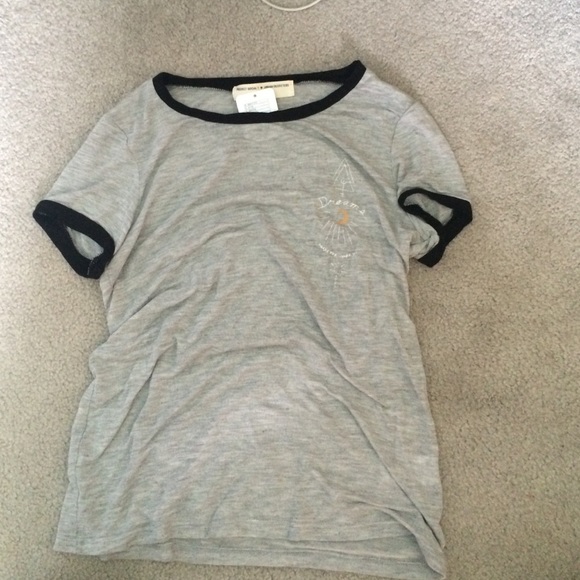 grey t shirt