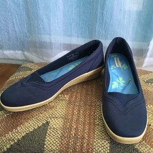 Grasshopper Blue Wedges