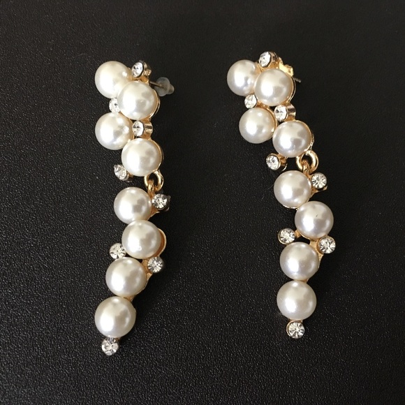 Donated - Crystal and Pearl drop earrings