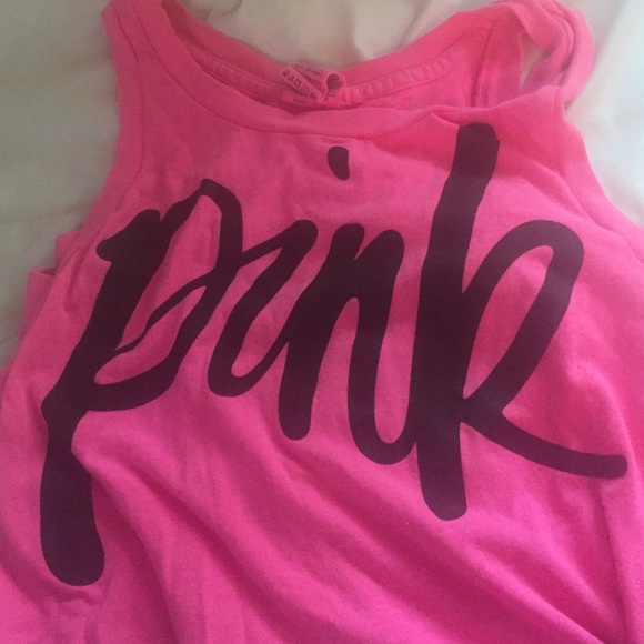 Vs pink tank