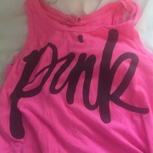 Vs pink tank
