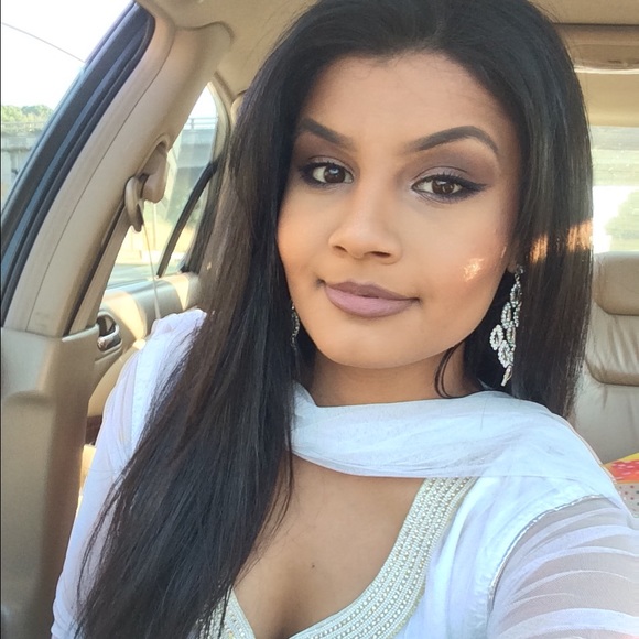 Meet your Posher, Neha - Picture 2 of 3